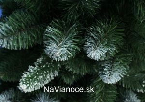 biele vianoèný stromèek so snehom 3d